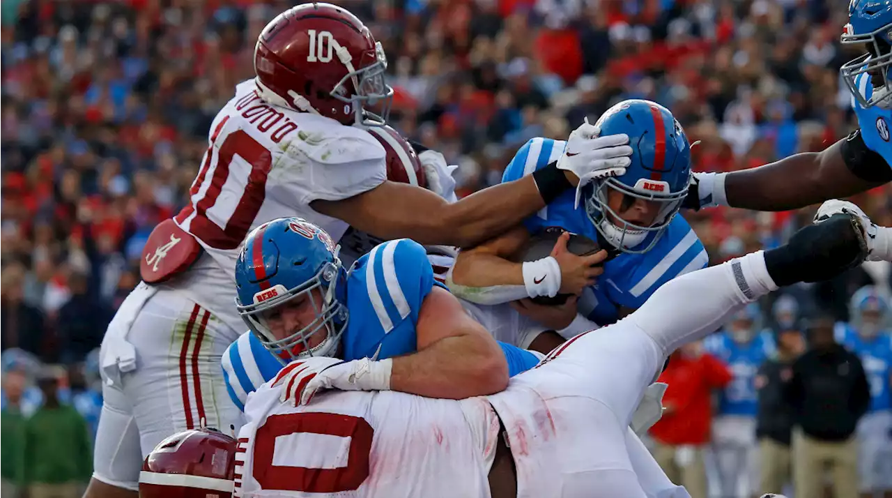 Watch: Alabama Defender Shoves Ole Miss QB’s Head Into Ground, Doesn’t Get Called for Penalty