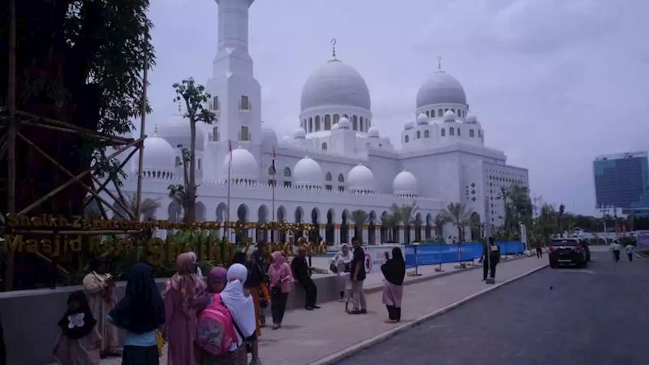 Belum Diresmikan, Masjid Raya Sheikh Zayed Solo Sudah Dibanjiri Warga Luar Kota