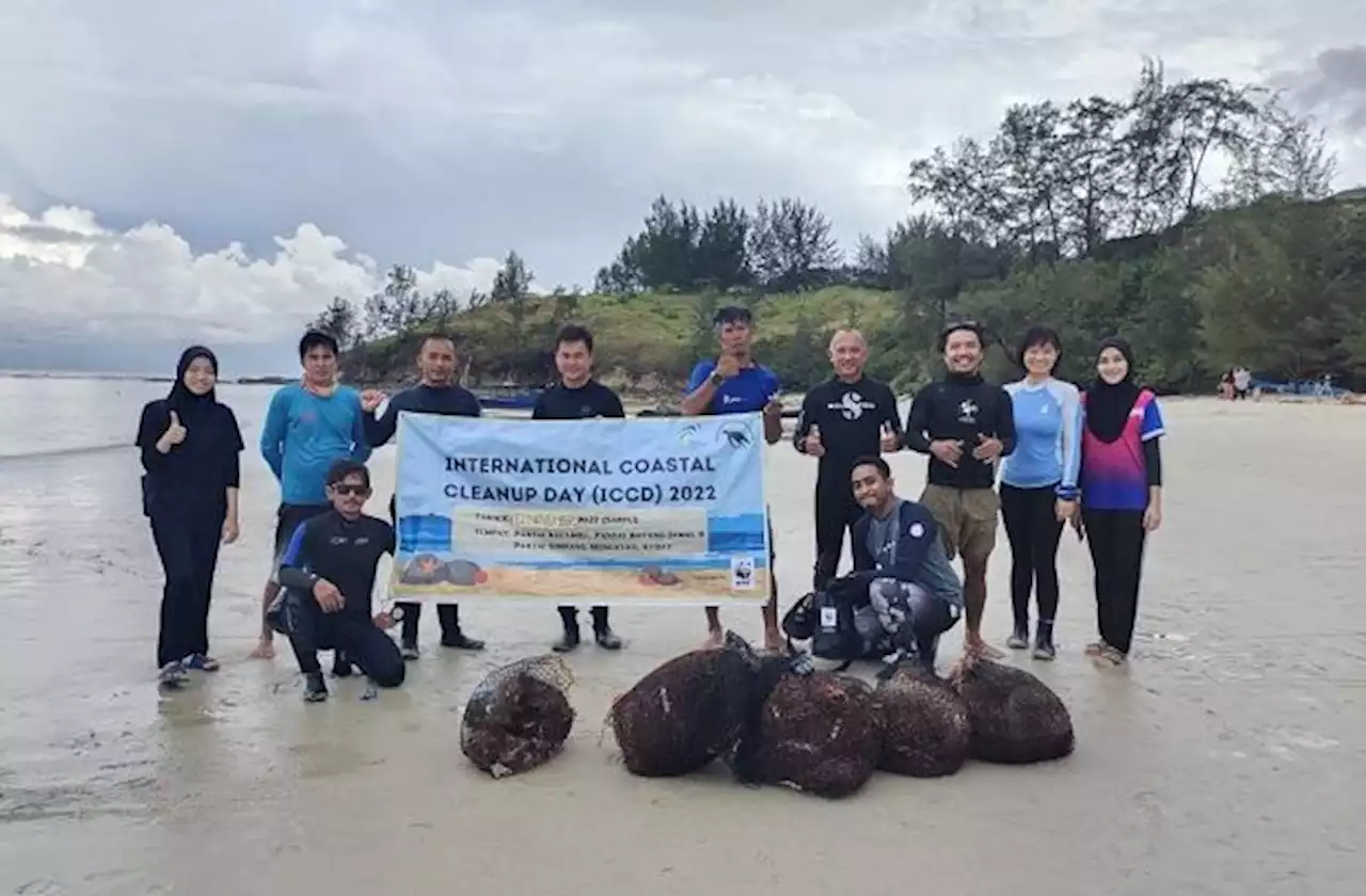 Volunteers clear over 36kg of ‘ghost nets’ from waters off Tanjung Simpang Mengayau