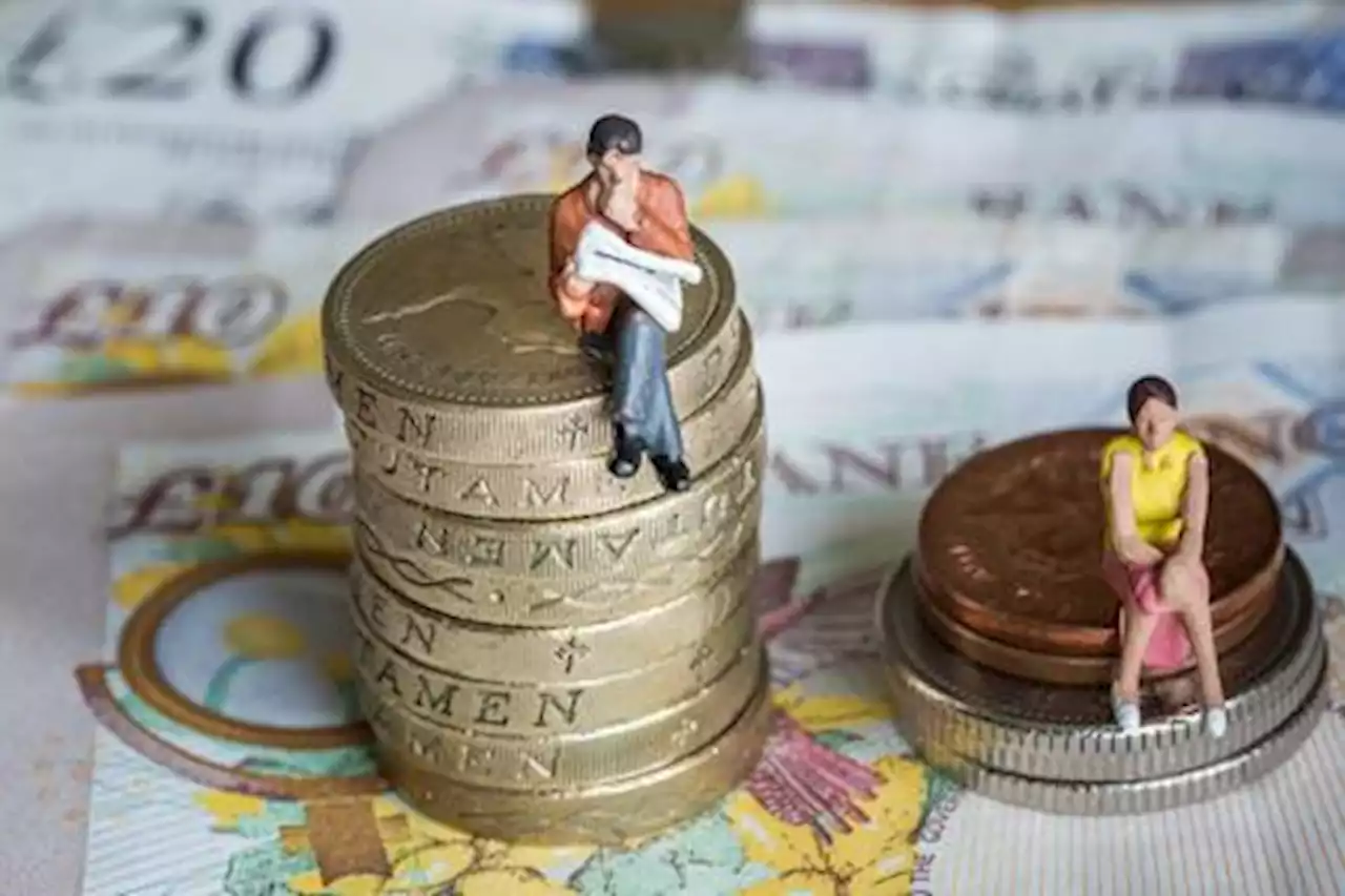 Research finds 'class pay gap' of thousands of pounds across UK