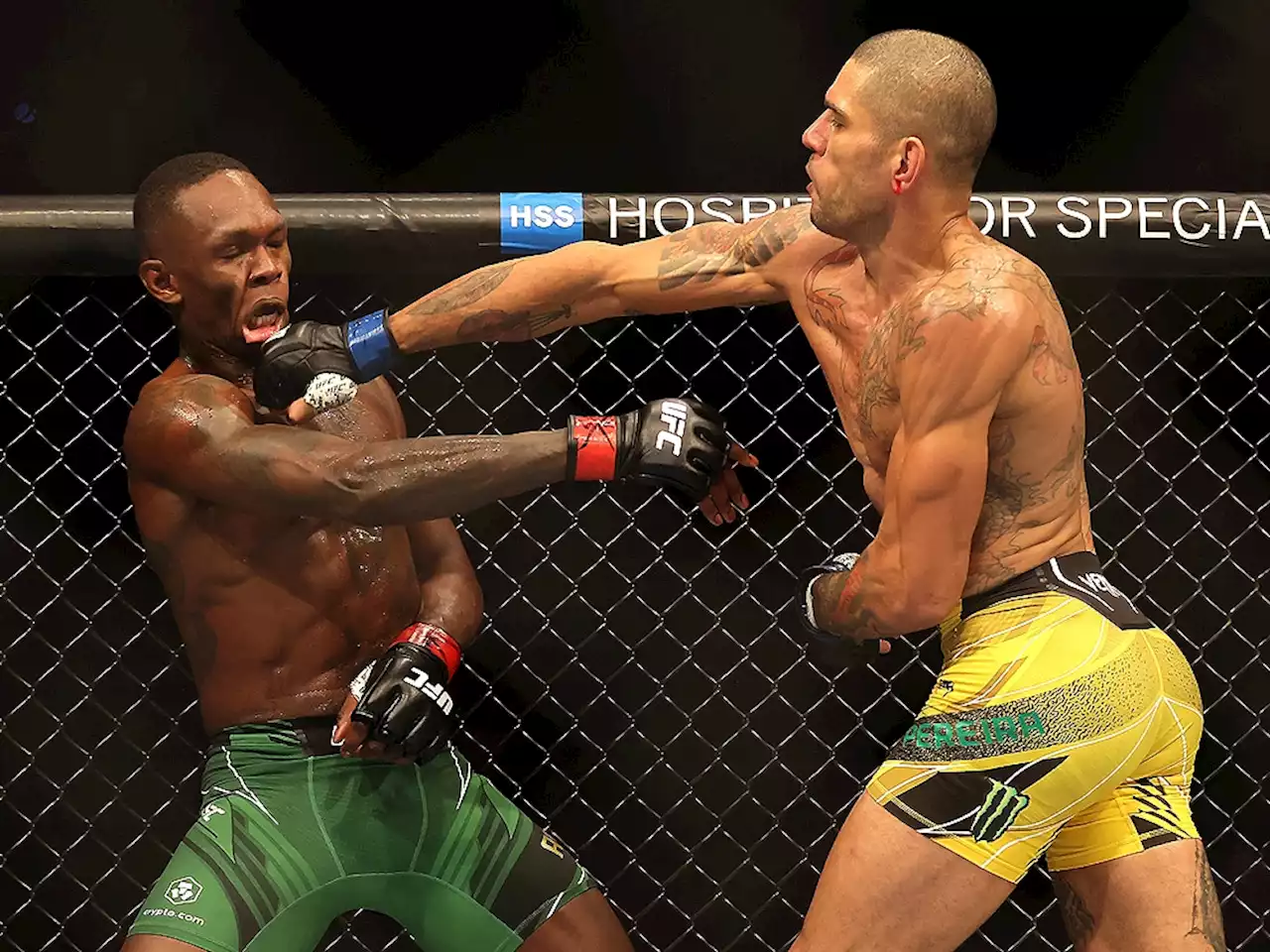 Alex Pereira upsets Israel Adesanya to win UFC middleweight title