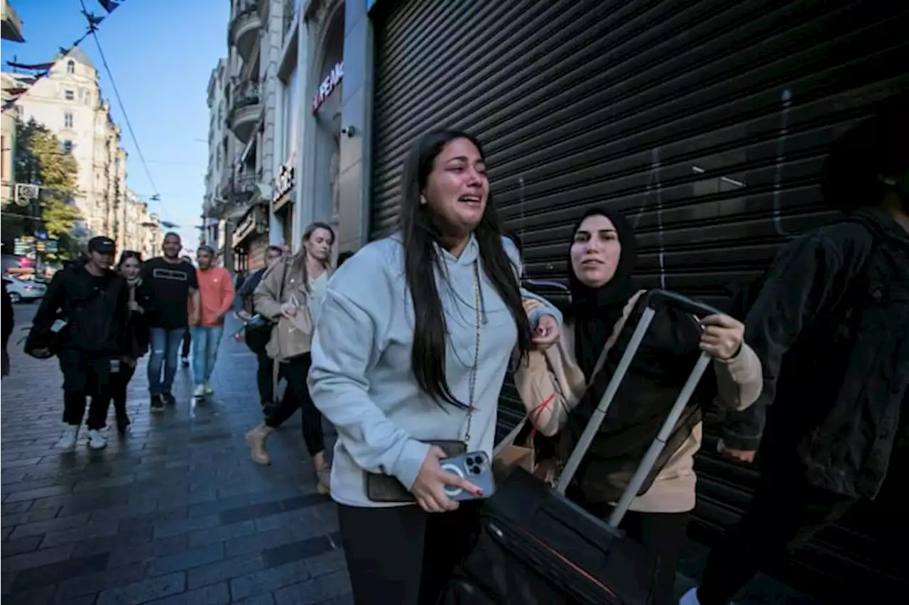 Bomb rocks avenue in heart of Istanbul; 6 dead, dozens hurt