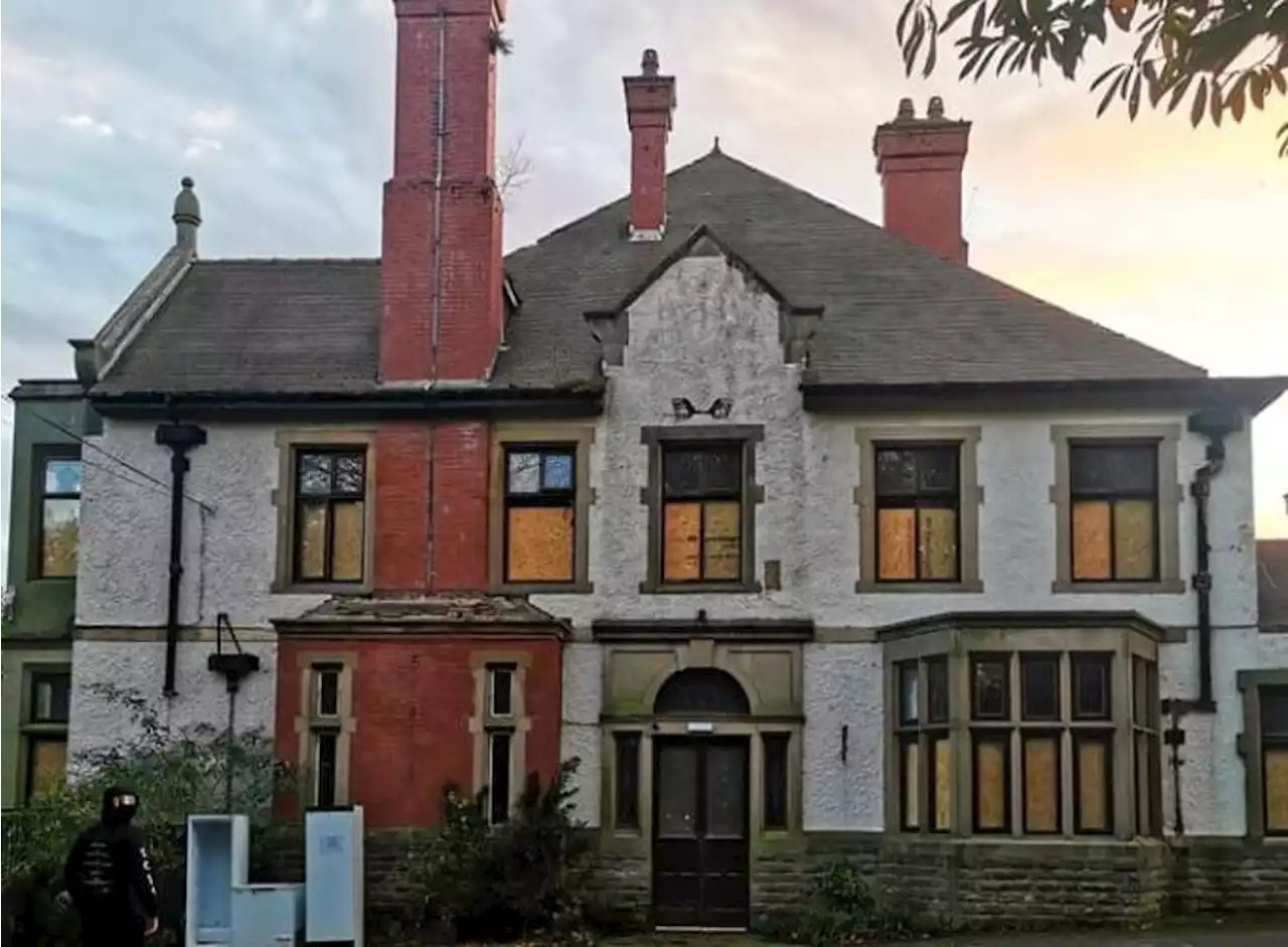 Eerie photos show huge £2m+ mansion standing empty in one of Sheffield's wealthiest suburbs