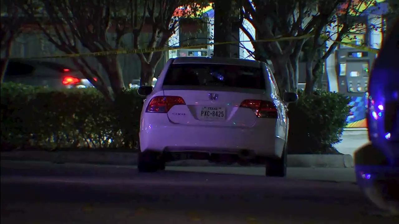 15-year-old fatally hit by car in N. Harris County while crossing road, deputies say