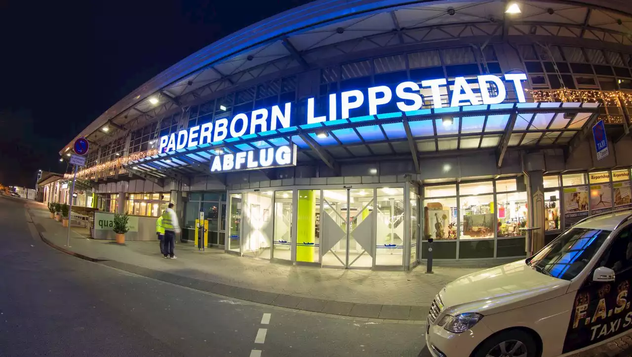 Flugzeug landet nach Bombendrohung in Paderborn – Polizeieinsatz