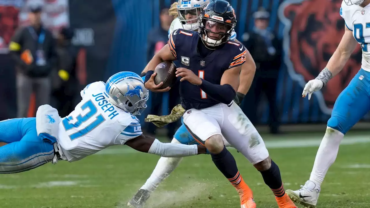 Chicago Bears QB Justin Fields 'turns on the speed,' records four TDs vs. Detroit Lions