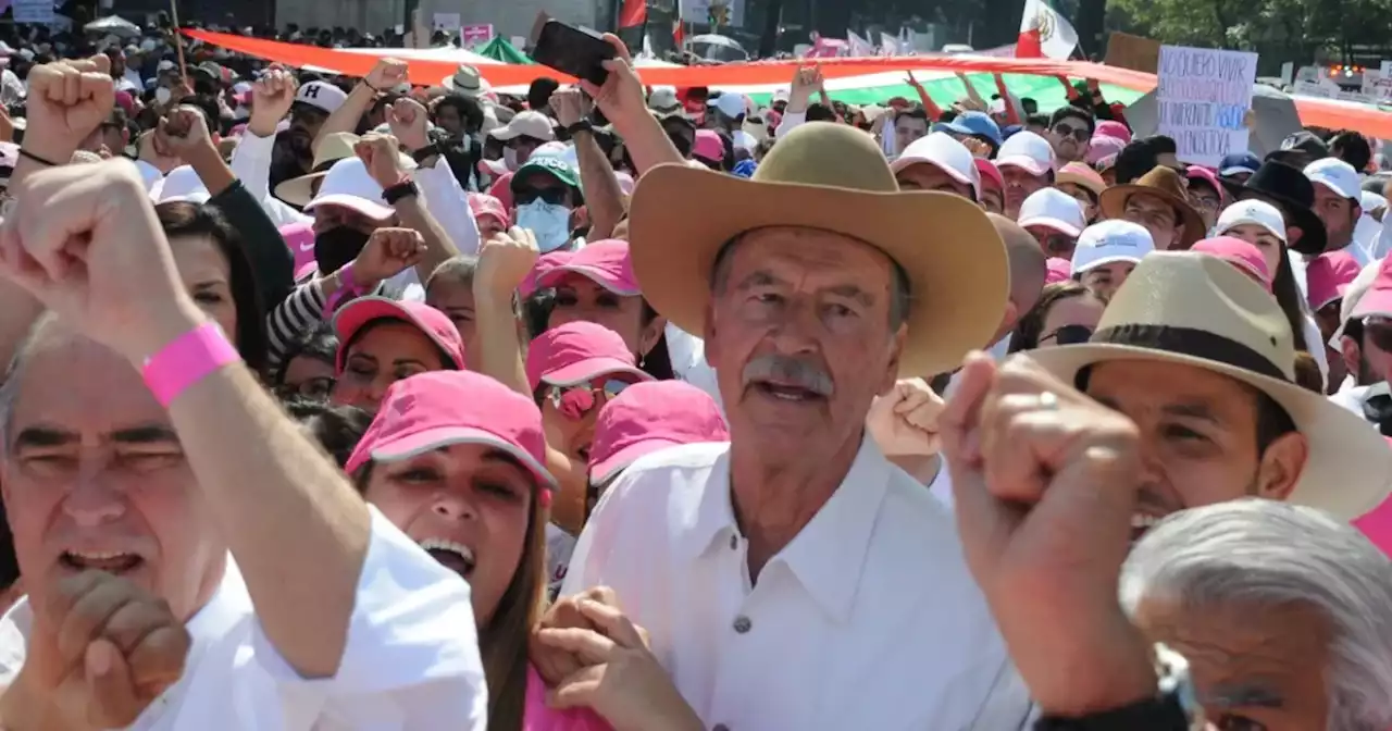 Fox, Gordillo, Creel y otros políticos asistieron a la marcha en defensa del INE