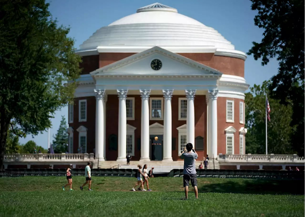 Suspected Gunman At Large After 3 Dead, 2 Wounded In University Of Virginia Shooting