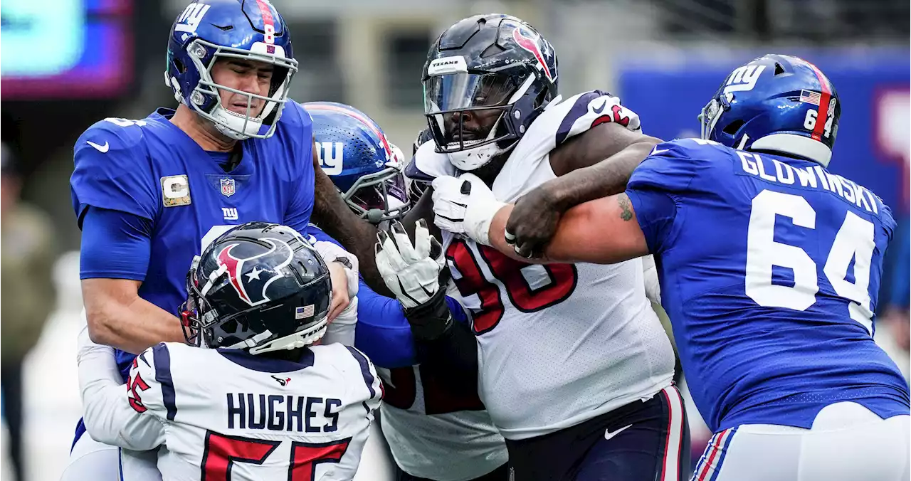 Texans DE Jerry Hughes picks up his 8th sack of the season