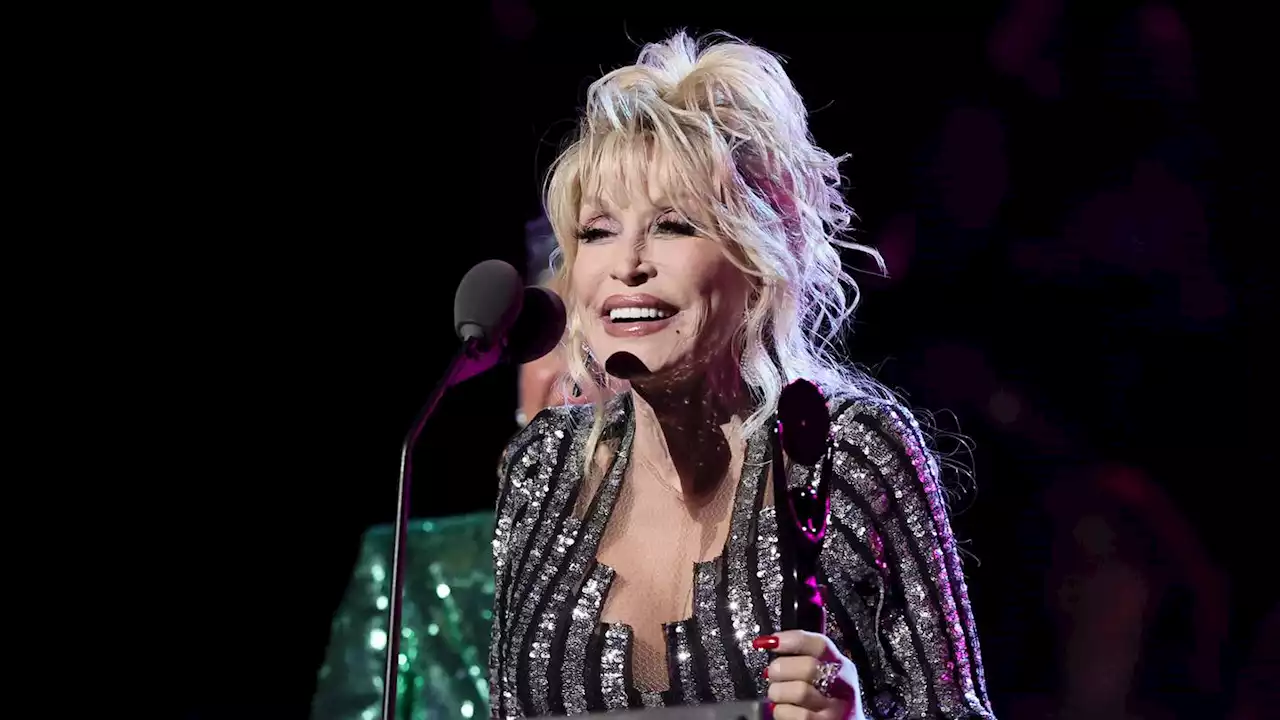 Dolly Parton awarded $100 million from Jeff Bezos