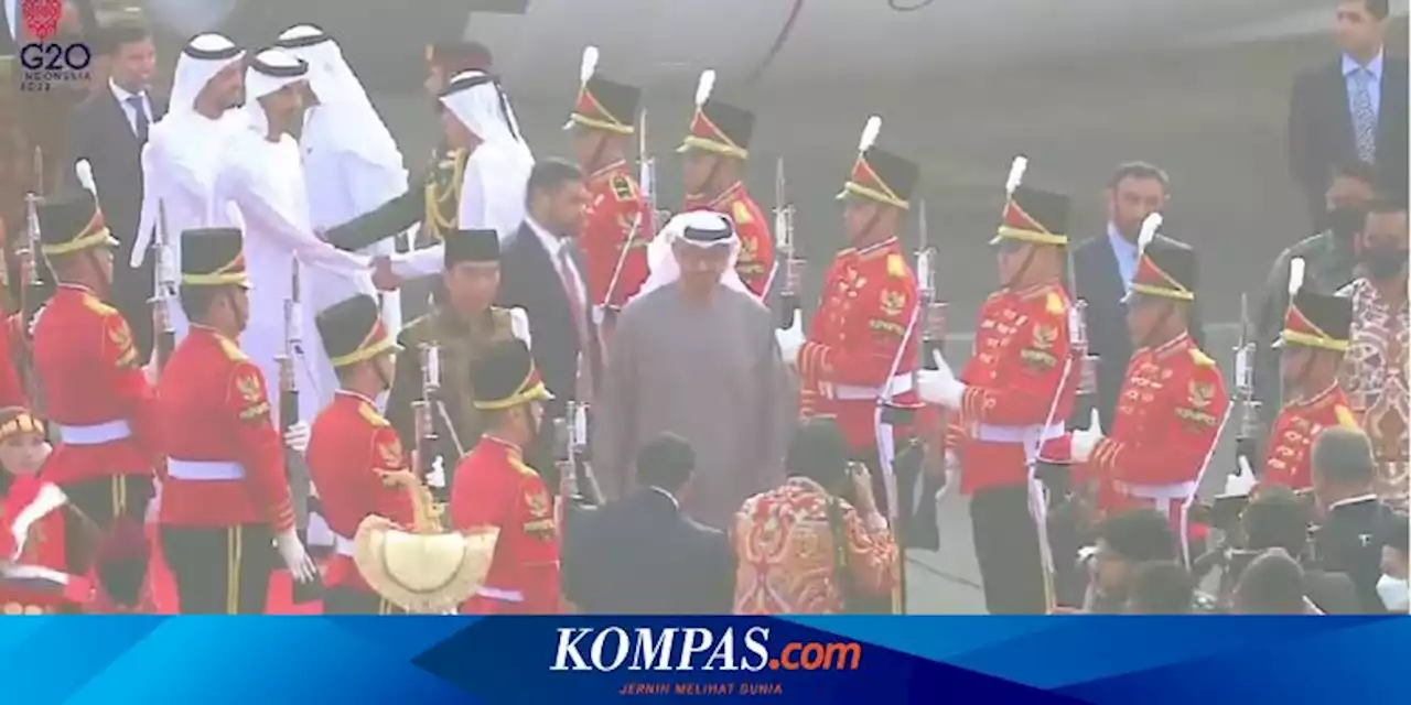 MBZ Tiba di Solo untuk Resmikan Masjid Raya, Disambut Jokowi di Bandara