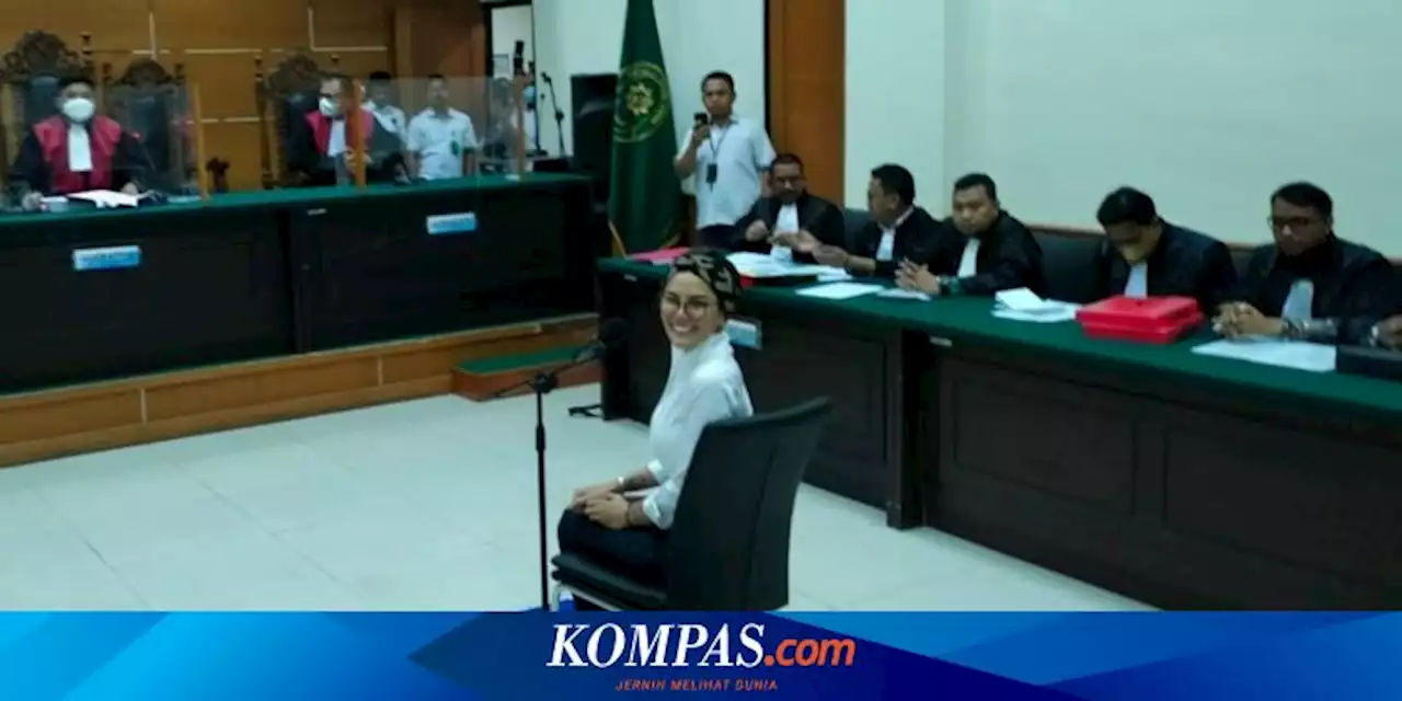 Nikita Mirzani Didakwa Pasal Berlapis Pencemaran Nama Baik dan UU ITE