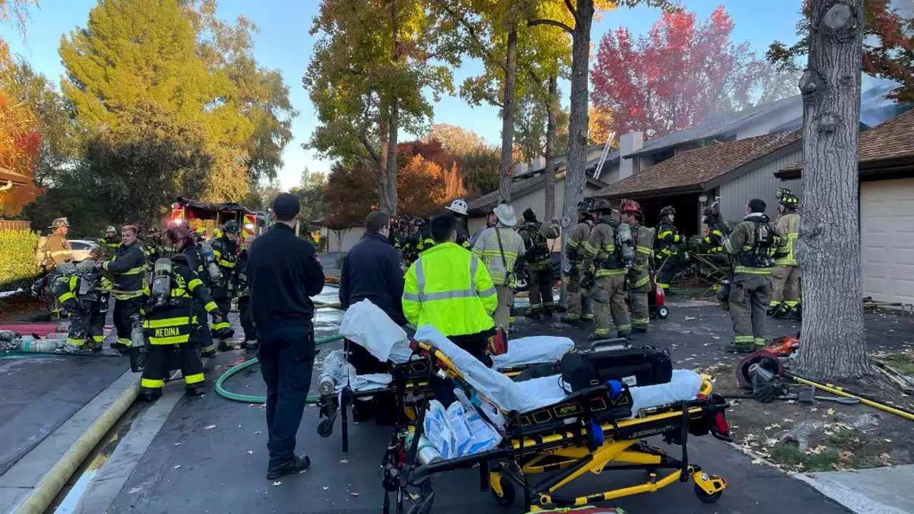 2 dead after home catches fire in Walnut Creek