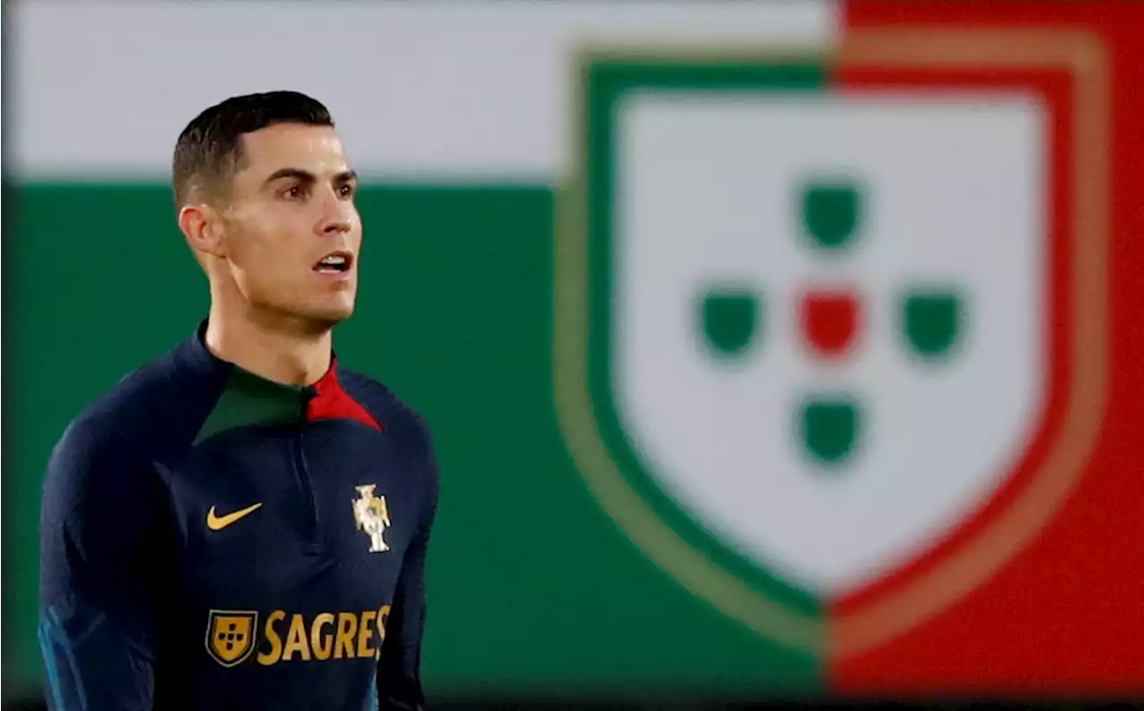 Cristiano Ronaldo entrena con Portugal en plena polémica con el United