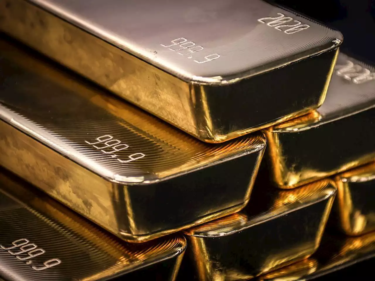 Gold groups grapple with uncertain outlook for prices and costs