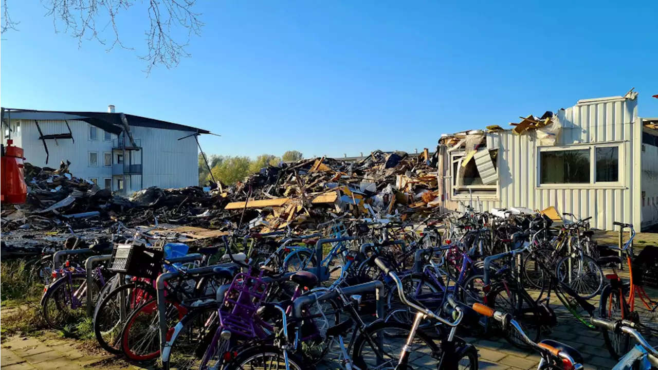 Expert na grote brand Amsterdam Riekerhaven: 'Wonen in die containers is echt onverantwoord'