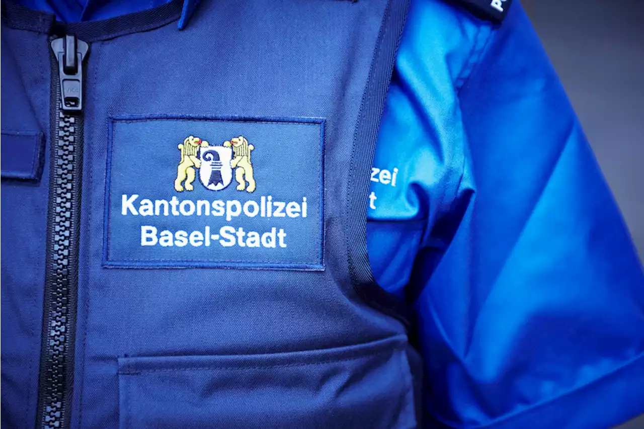 Stadt Basel BS: Mann (58) von Unbekanntem mit Stichwaffe verletzt