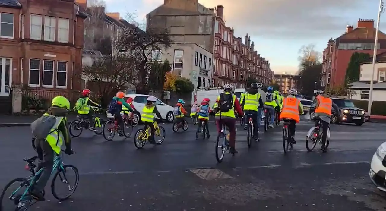 “These children have every right to be on our roads”: More videos of kids cycling (and more motorists getting angry); Tadej Pogačar shoots some hoops; Bike cop works overtime; Weekend round-up + more on the live blog