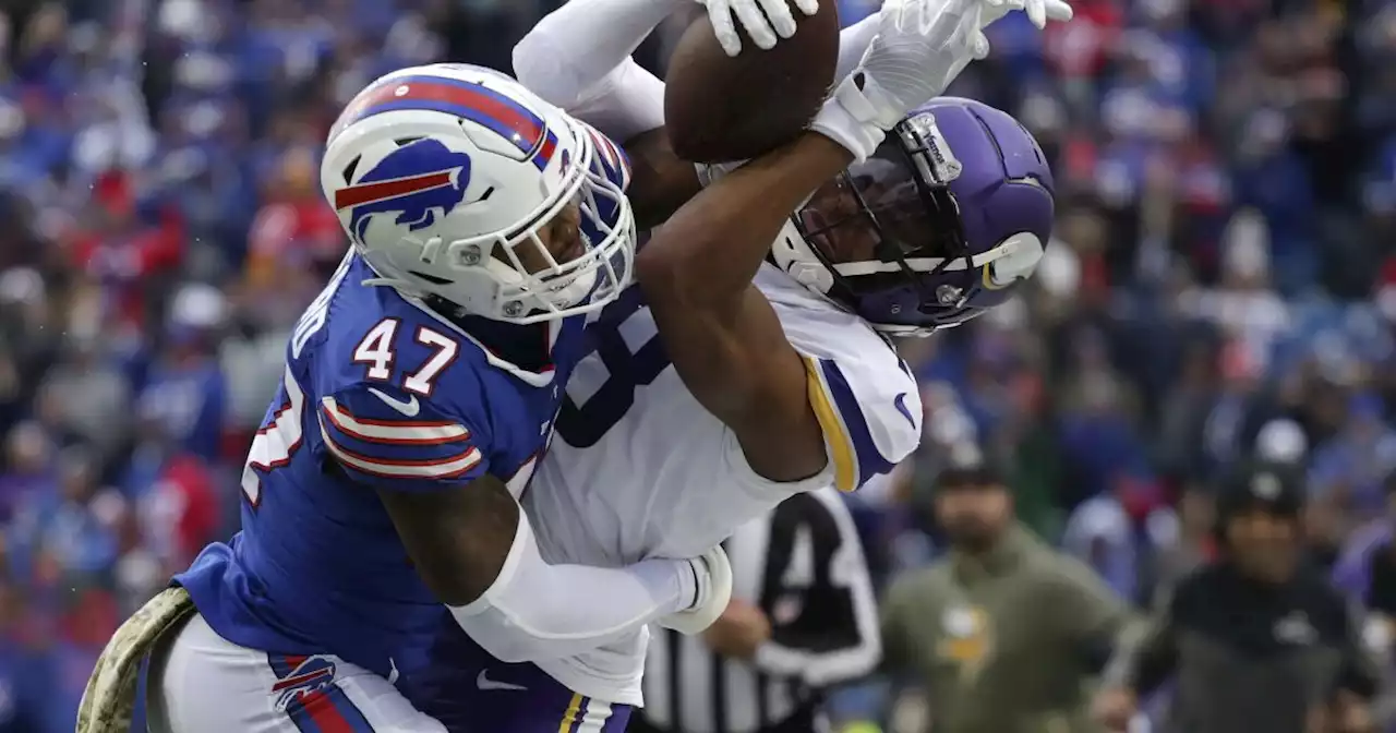 Column: NFL refs' goofs detract from Vikings-Bills' exciting show