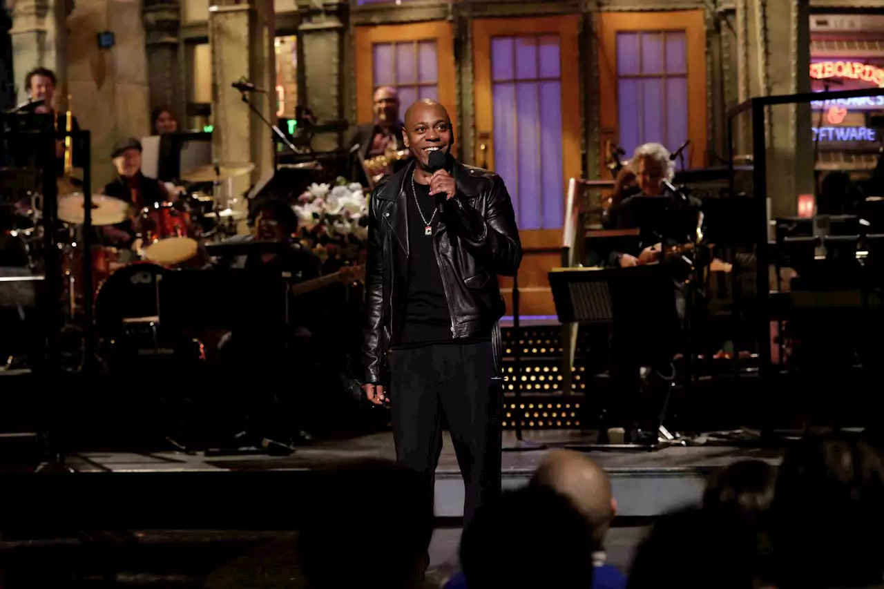 Dave Chappelle courts controversy in ‘SNL’ monologue