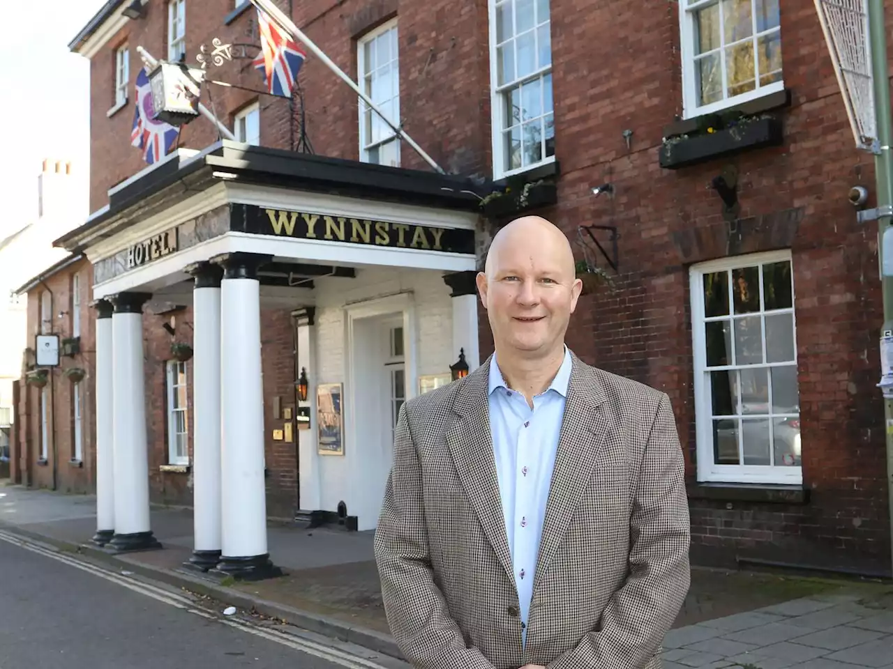 Retained firefighter Chris hotfoots it to Oswestry hotel as new general manager