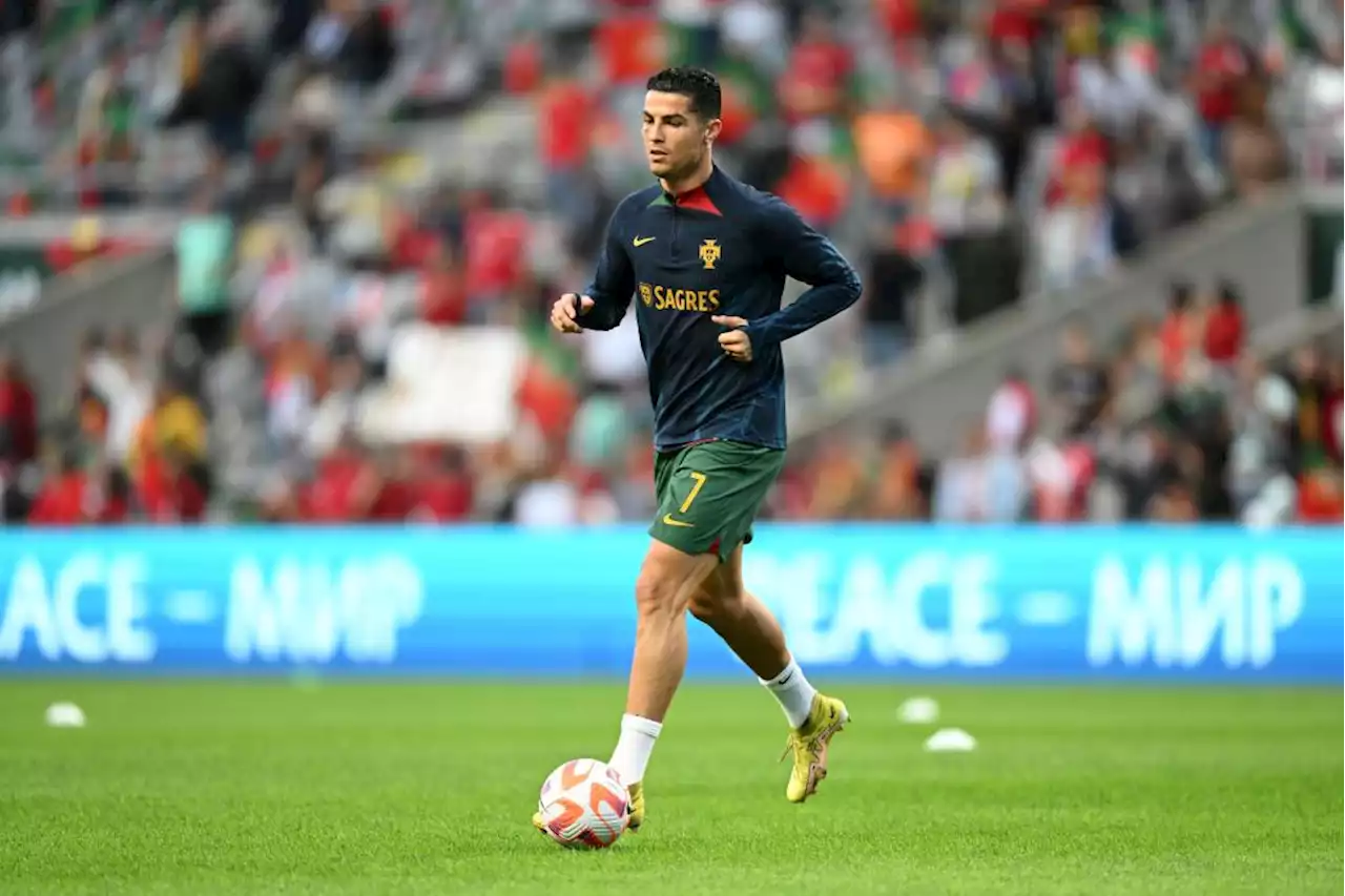 Cristiano Ronaldo entrena con Portugal en plena polémica con el United