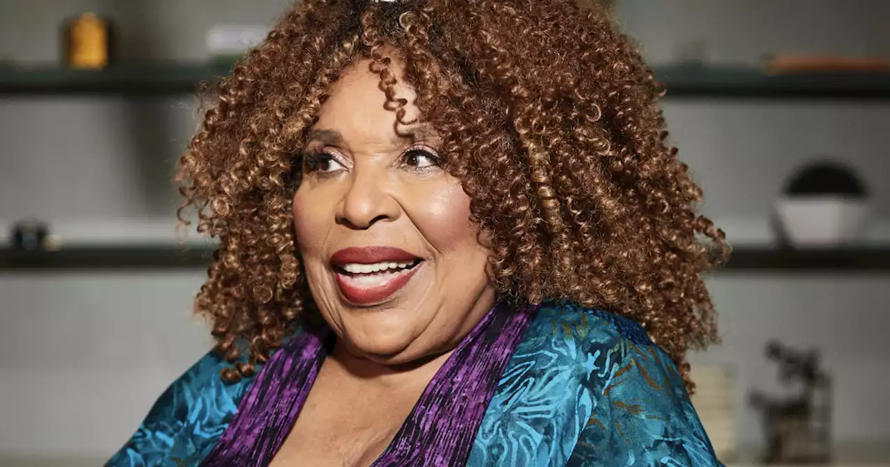 Roberta Flack has ALS, now 'impossible to sing,' rep says