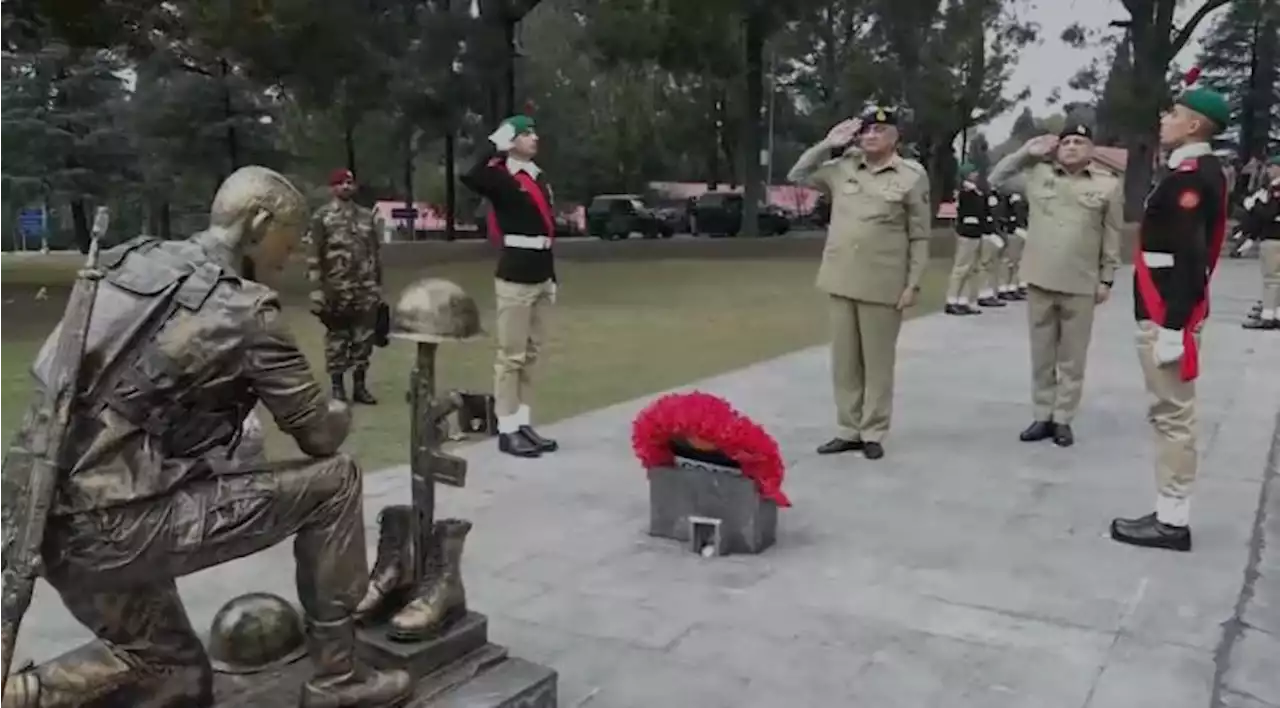 COAS Bajwa pays farewell visit to PMA Kakul, Baloch Regimental Centre Abbottabad