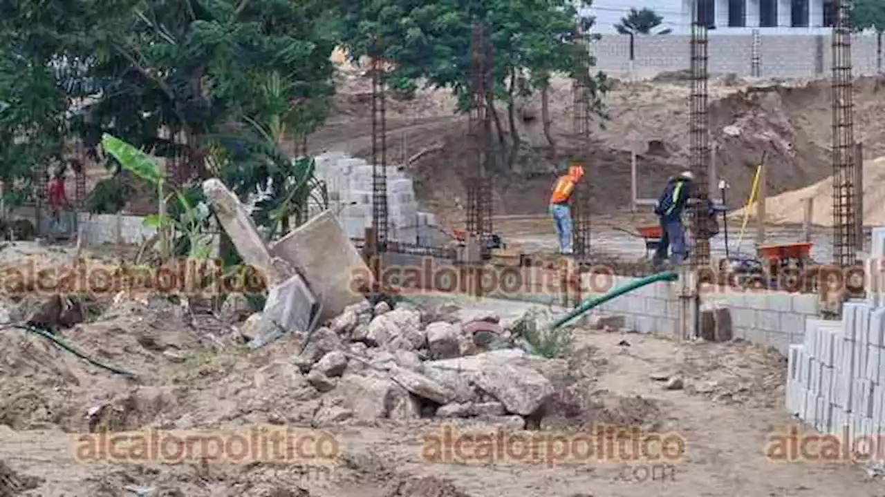 Obreros denuncian despido injustificado en obra de cuartel de la GN, en Coatzacoalcos