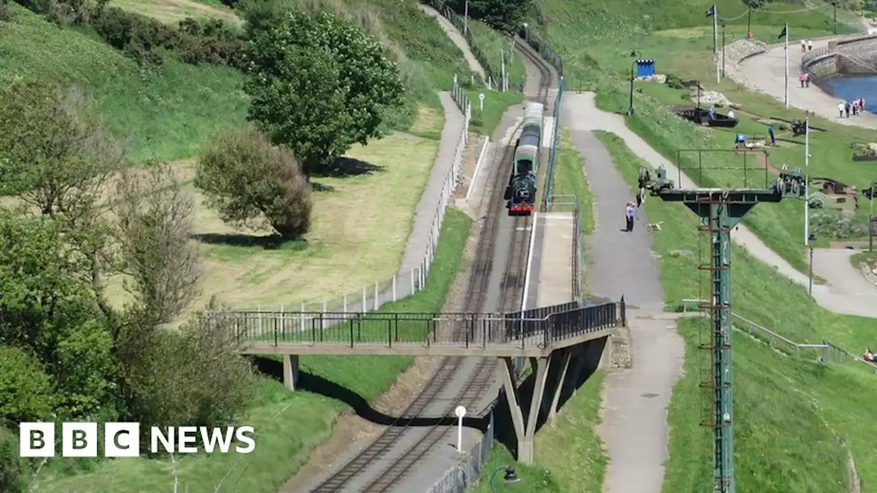 Scarborough: Railway footbridge demolition plan rejected