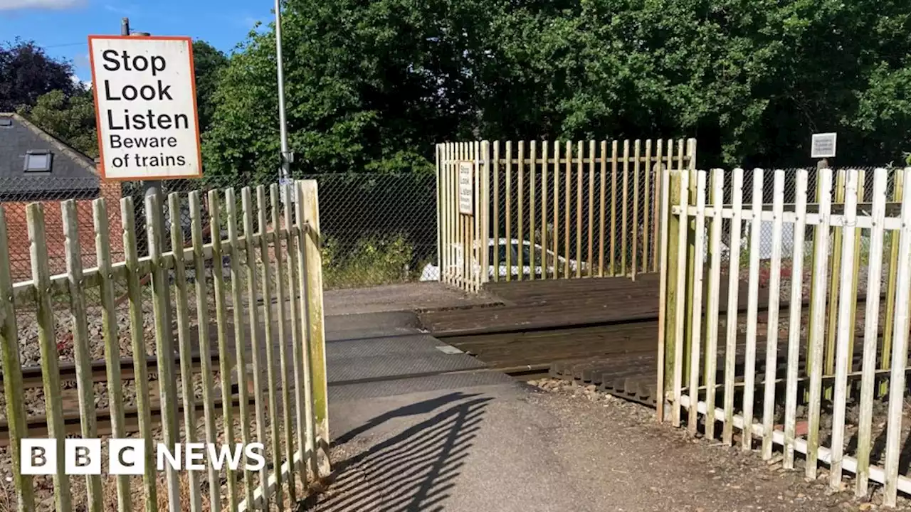 Near miss after boy gets stuck on Toffles level crossing