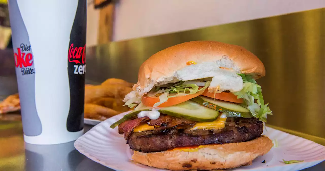 Toronto burger joint that's been around for 50 years is shutting down