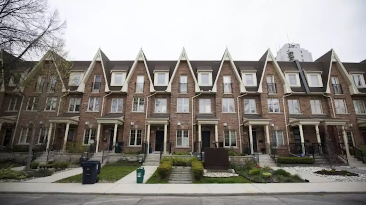 Canadian home prices fall again, now down 10% from peak - BNN Bloomberg