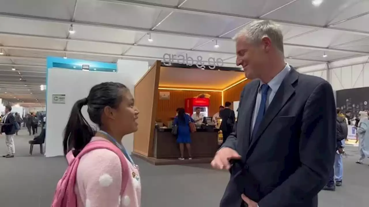 Ativista de 11 anos confronta ministro da Energia do Reino Unido na COP27