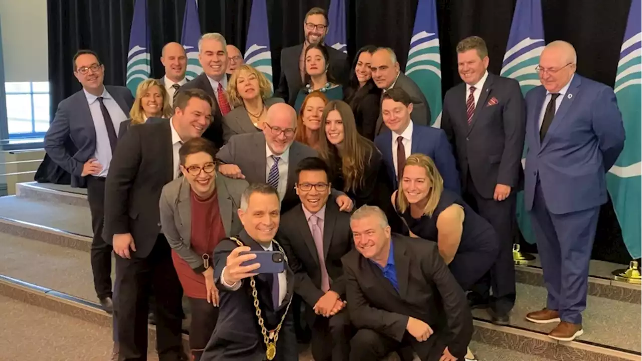 Mayor Sutcliffe, councillors sworn in at Ottawa city hall