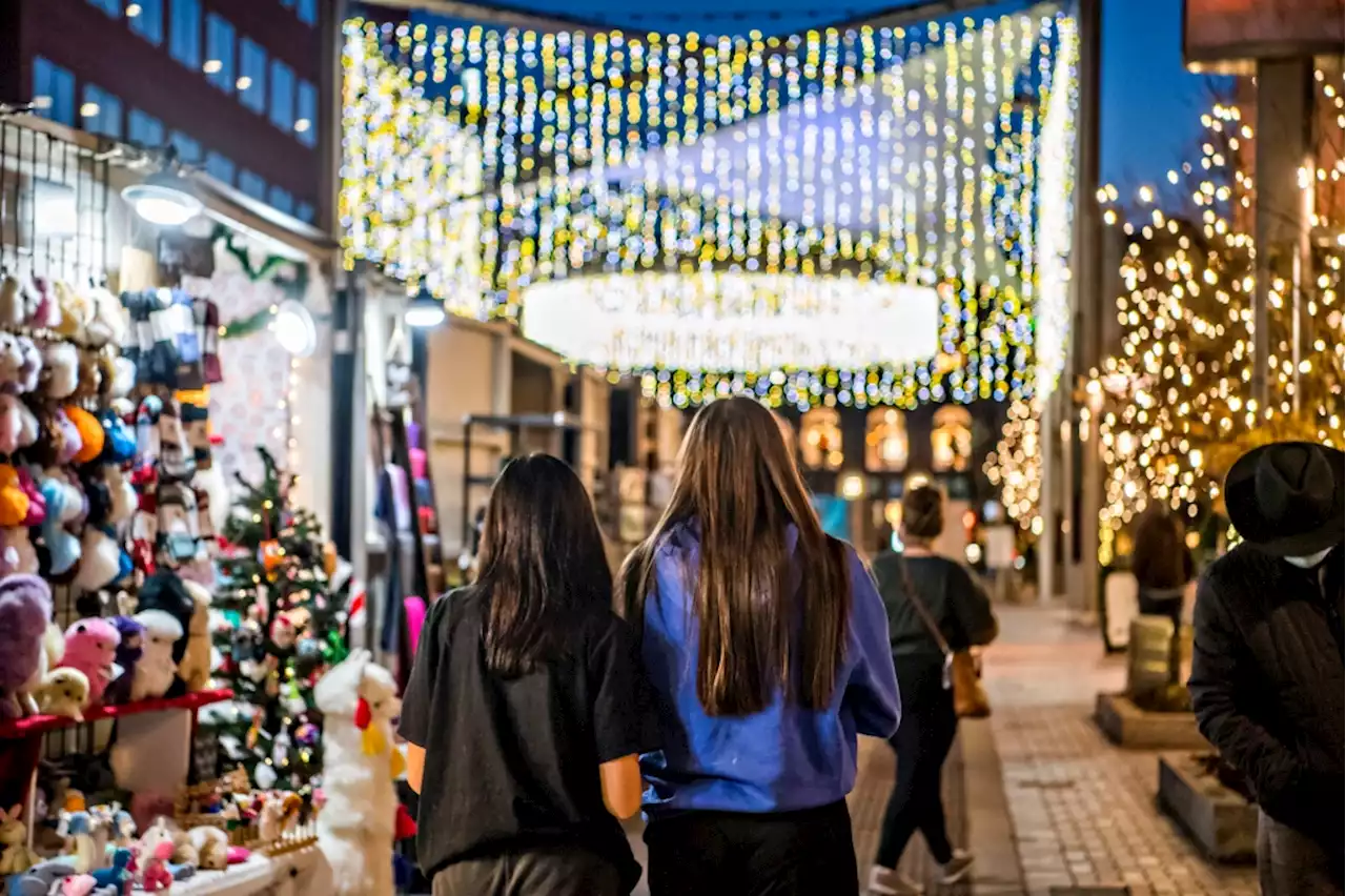 5 destination-worthy holiday markets near Denver