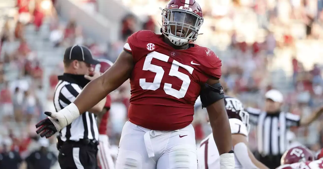 Tide's Ekiyor has highlight blocks against Ole Miss