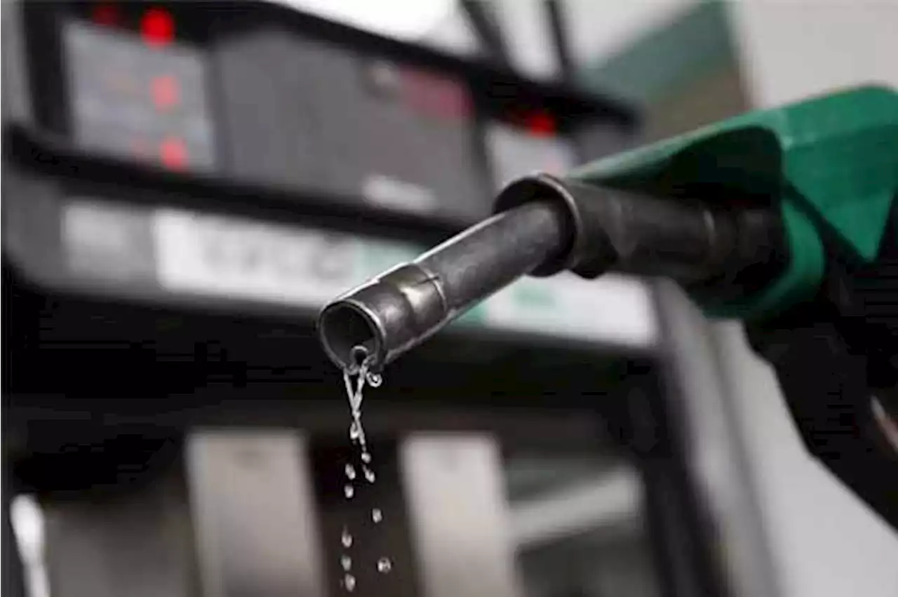 حکومت کا پٹرولیم مصنوعات کی قیمتیں برقرار رکھنے کا اعلان