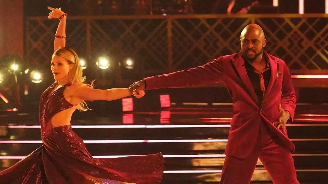 'DWTS' Semifinals: Top 6 Couples Dance Hard to Avoid Elimination