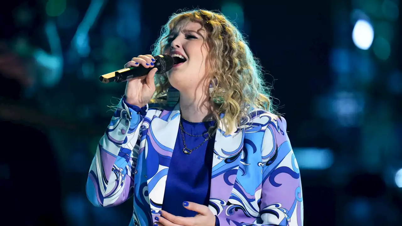 'The Voice' Coaches Praise Kate Kalvach After Live Show Tech Issue