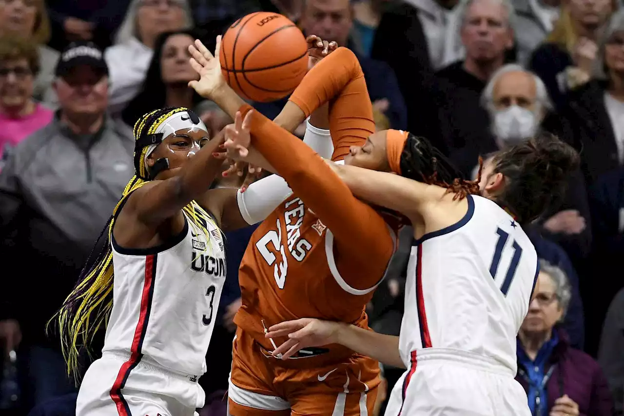 No. 3 Texas women fall at No. 5 Connecticut