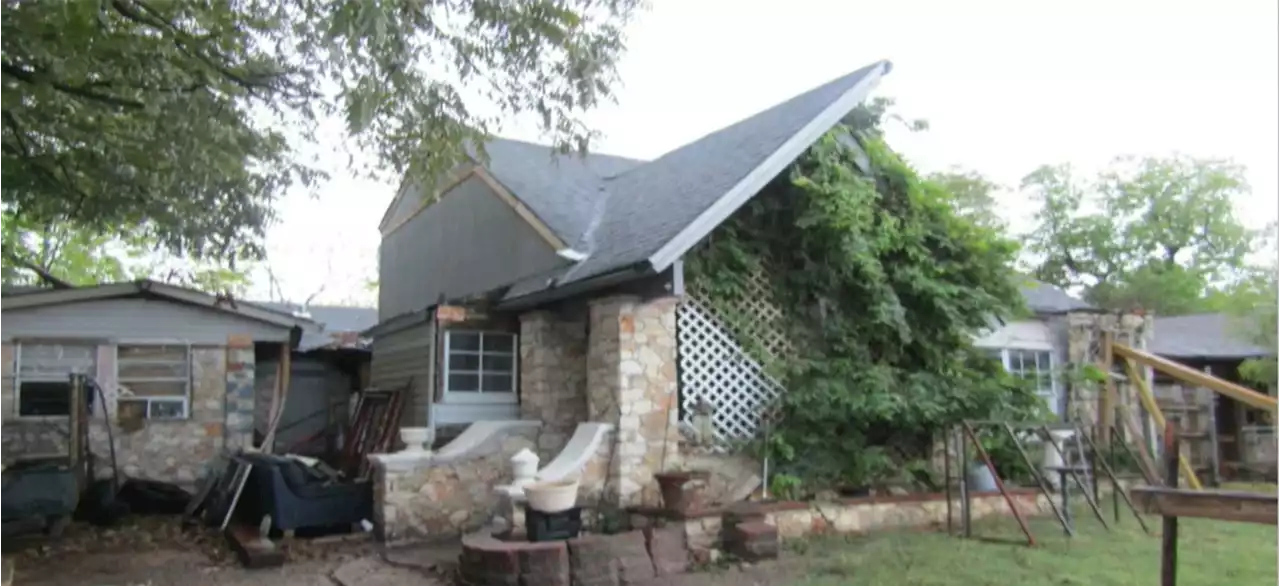 ‘Where I want to die’: City orders Los Angeles Heights home demolished