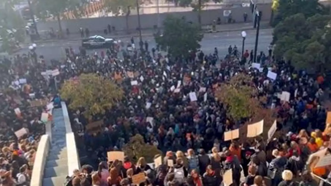 Seattle students walk out in response to shooting at Ingraham HS; demand safety changes