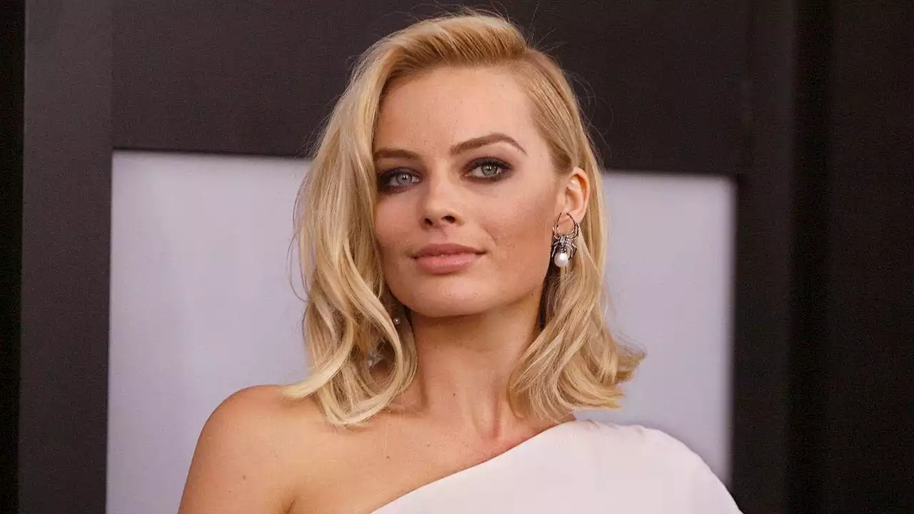 Margot Robbie says her female-fronted 'Pirates of the Caribbean' movie is dead at Disney