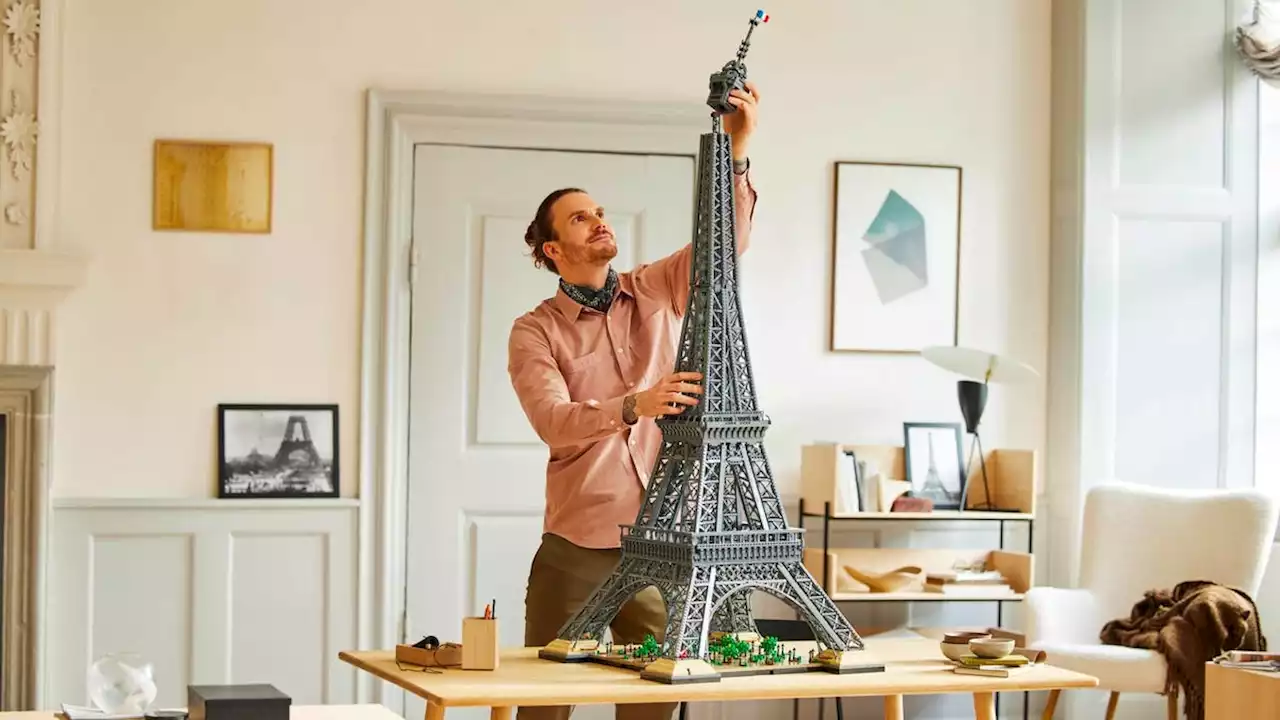 Five-Foot Tall Eiffel Tower Is the Tallest Lego Set of All Time