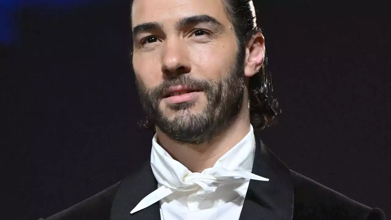 Tahar Rahim va vous faire oublier le “traditionnel” col de chemise