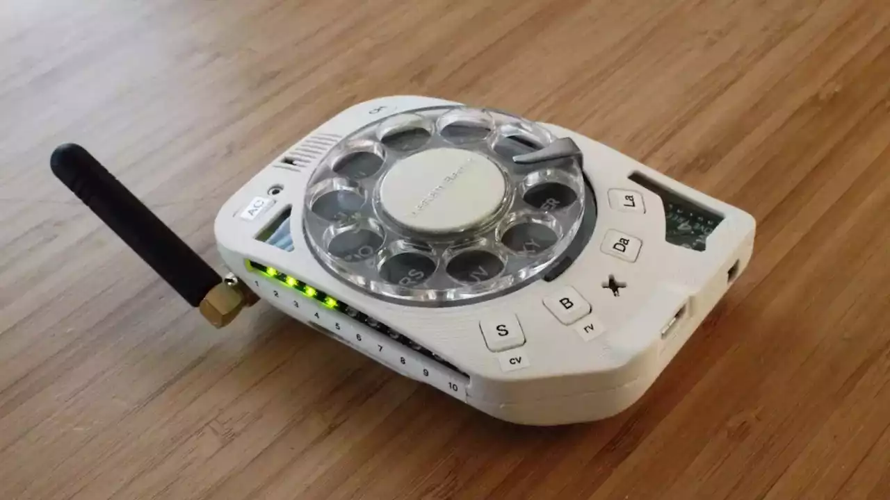 A Space Engineer Built Her Own Cell Phone With a Rotary Dial System