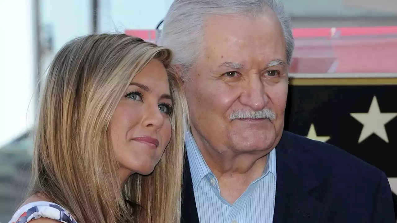 Jennifer Aniston Pays Tribute to Her Father John After He Passes Away at 89