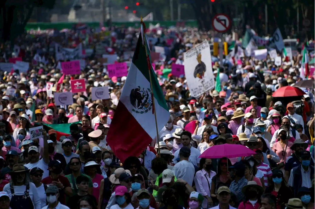 Thousands march in Mexico in support of electoral authority