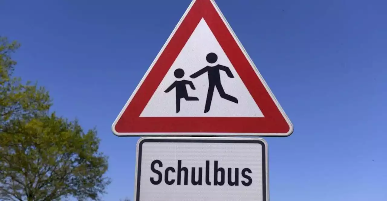 Zwei Verletzte bei Schulbus-Unfall im Kreis Neustadt an der Waldnaab